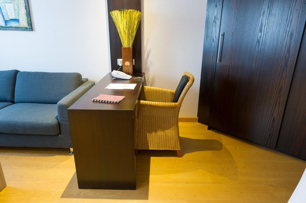 Cottage Logis Hotel - Restaurant Dudelange Rom bilde