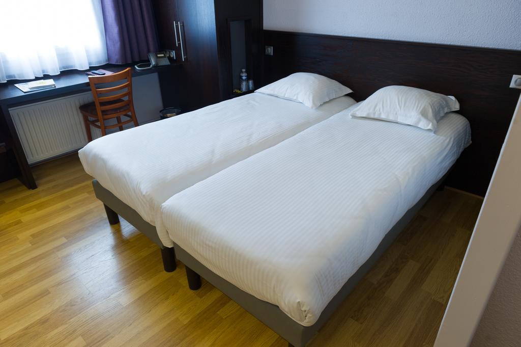 Cottage Logis Hotel - Restaurant Dudelange Rom bilde